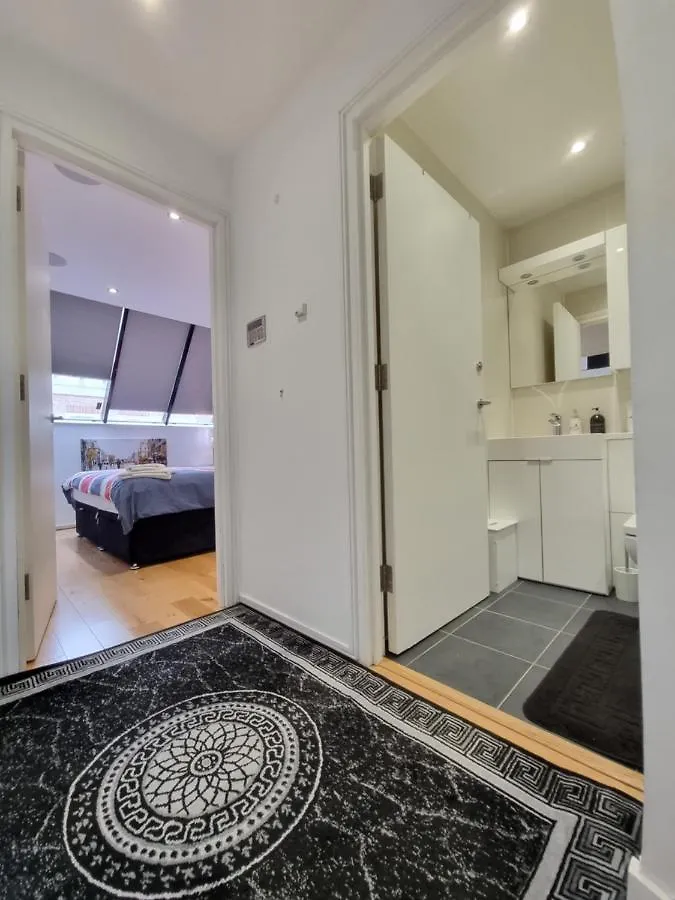 Deluxe Townhouse Zone 1 Brick Lane Villa London 0*,  United Kingdom