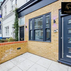 2 Bedroom By Av Short Lets Southwark , London United Kingdom